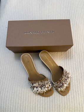 Donald J. Pliner Shell Embellished Slide Sandals Neutral Ivory Tan